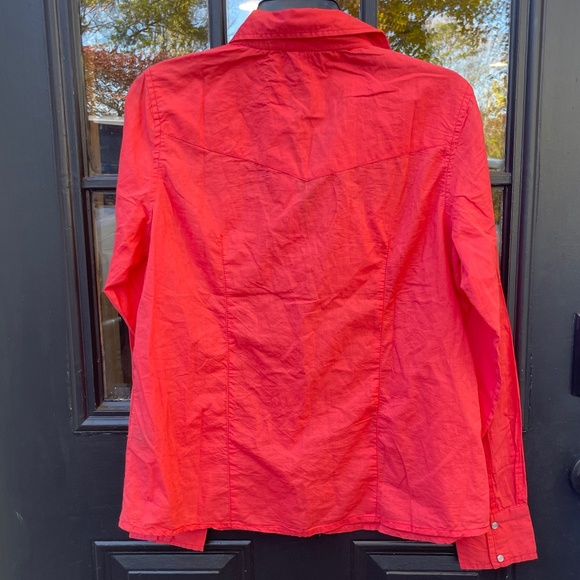 NWT Chaudry Kc by Anthropologie Sz L Button Down Pearl Snap Coral Long Sleeve - Picture 2 of 3